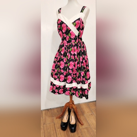 RETRO ROSES DRESS - Picture 9 of 13